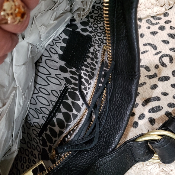 NEW NIXON BLACK LEATHER CROSSBODY BAG - Picture 8 of 13